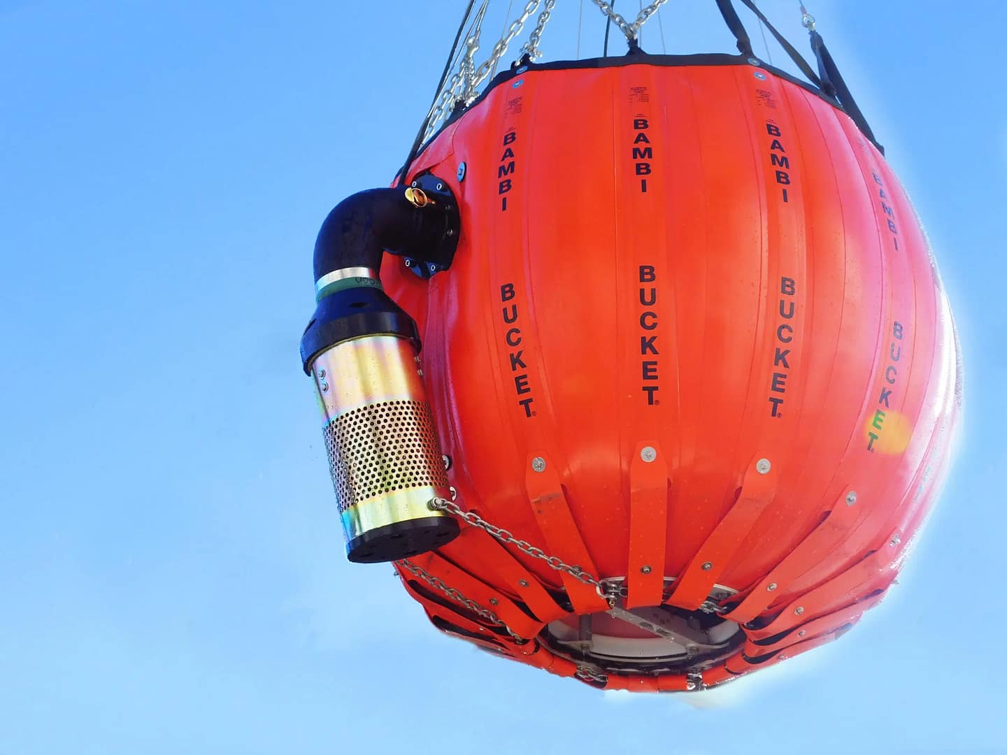 Bambi Bucket MAX – SEI Industries – Sistema de Combate Aéreo contra Incendios – Oficial Guatemala - 1